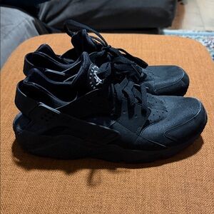 Nike Men's Black Athletic Sneakers